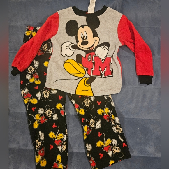 Disney Mickey Mouse Kids Pajama Set - Red, Yellow, Black Size 5t - Picture 1 of 3